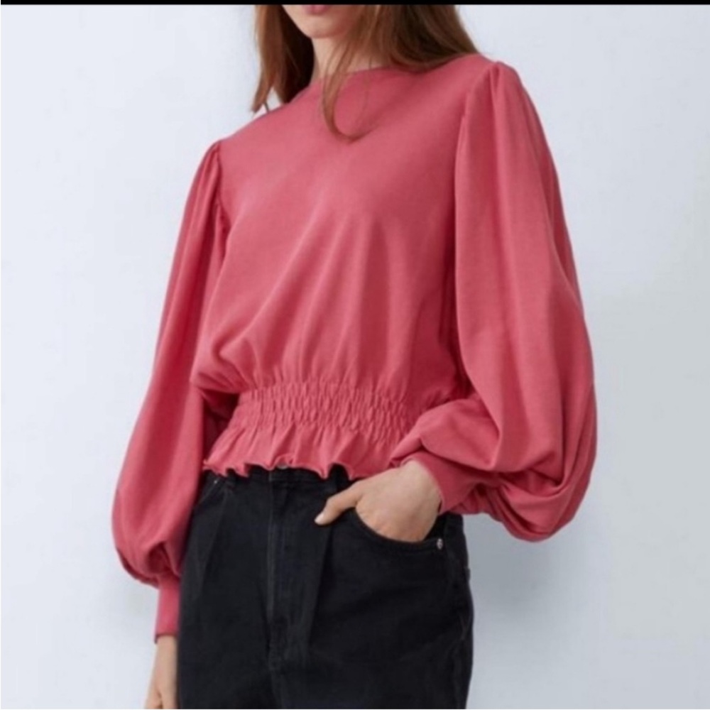 ZARA Balloon Sleeve Cropped Sweatshirt Size: M
